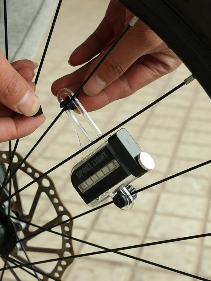 Подсветка для колес велосипеда / Светящиеся накладки на спицы велосипеда