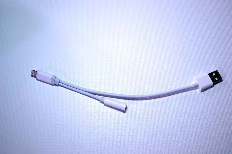 Переходник для наушников с 3.5 мм + USB на iPhone 7/7 plus