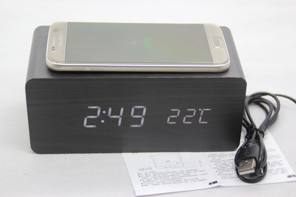 LED часы с беспроводной подзарядкой для телефона Черный (1)
