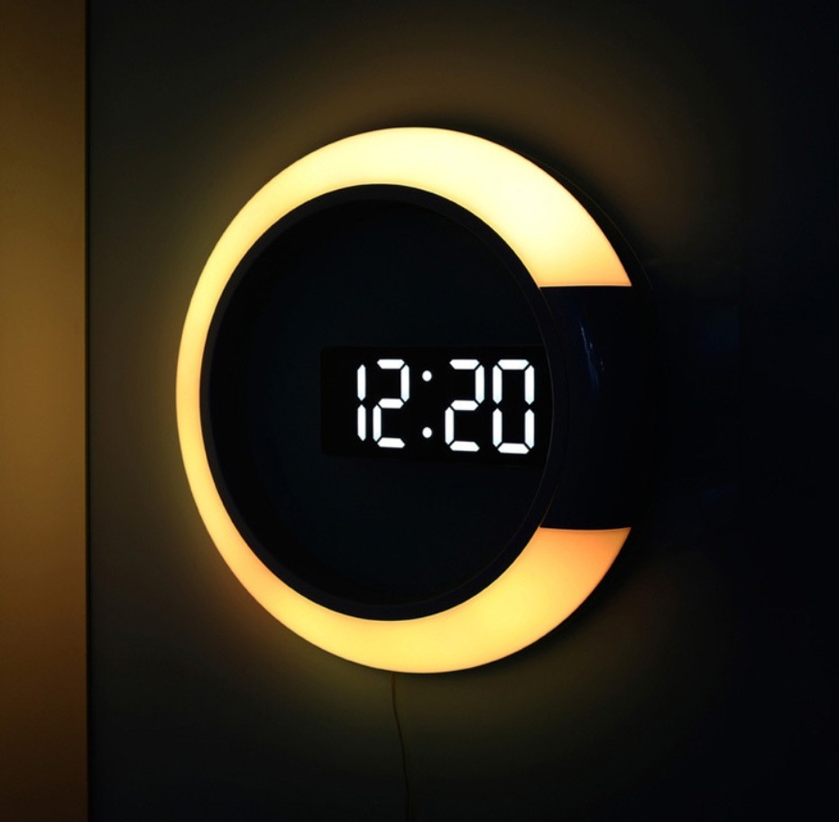 Часы с кольцевым LED светильником